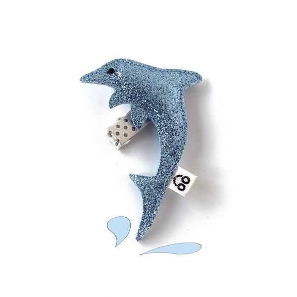 Delight your girl with our adorable dolphin hair clip.  Blue and sparkle it surely will make a splash.